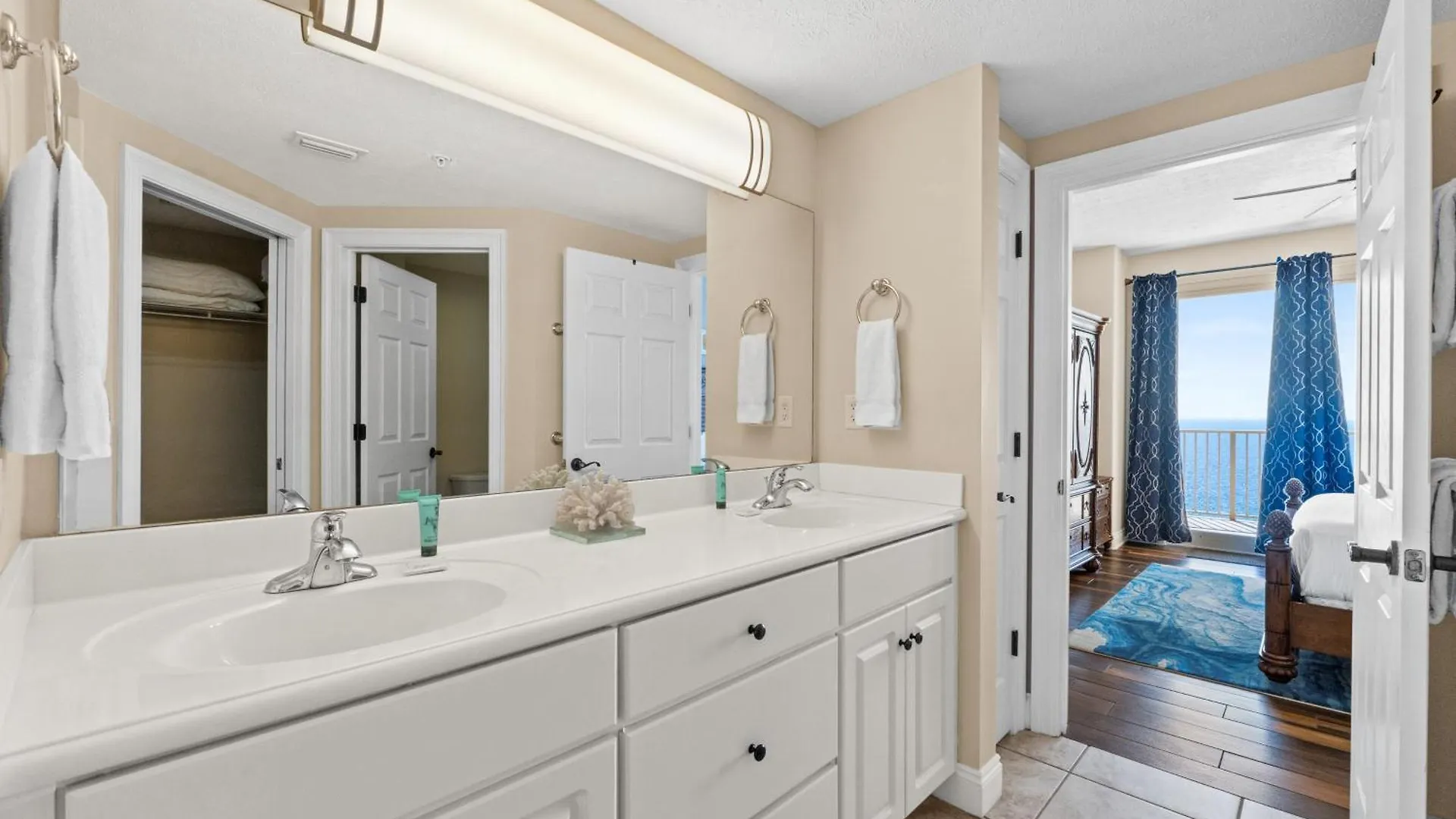 Holiday home Treasure Island #1203 By Book That Condo Panama City Beach